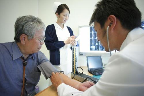 成人偏瘫学行车视频,挑战与突破