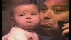 成人模仿婴儿笑的视频,成人童趣瞬间捕捉