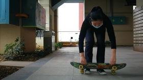 成人滑板上板简单视频,轻松上板技巧解析