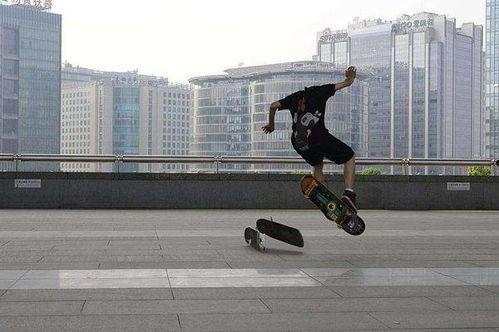 成人滑板上板简单视频,轻松上板技巧解析