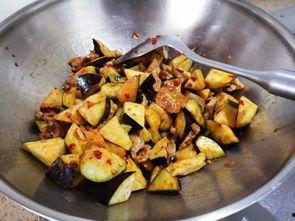 炒茄子视频成人网页,家常美味，轻松上手的成人网页视频教程